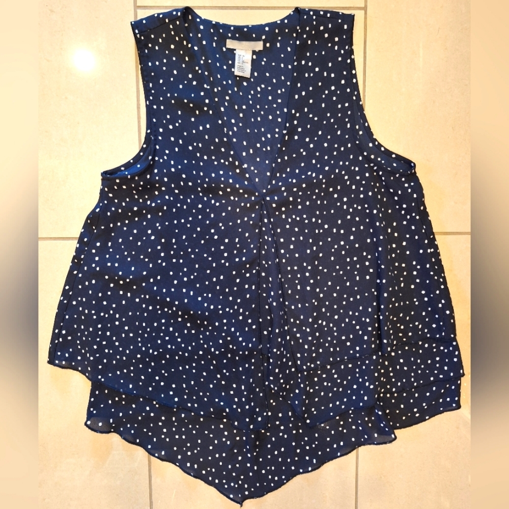 H&M polka dot sleeveless blouse with tiered layers - size 6 - blue and white
